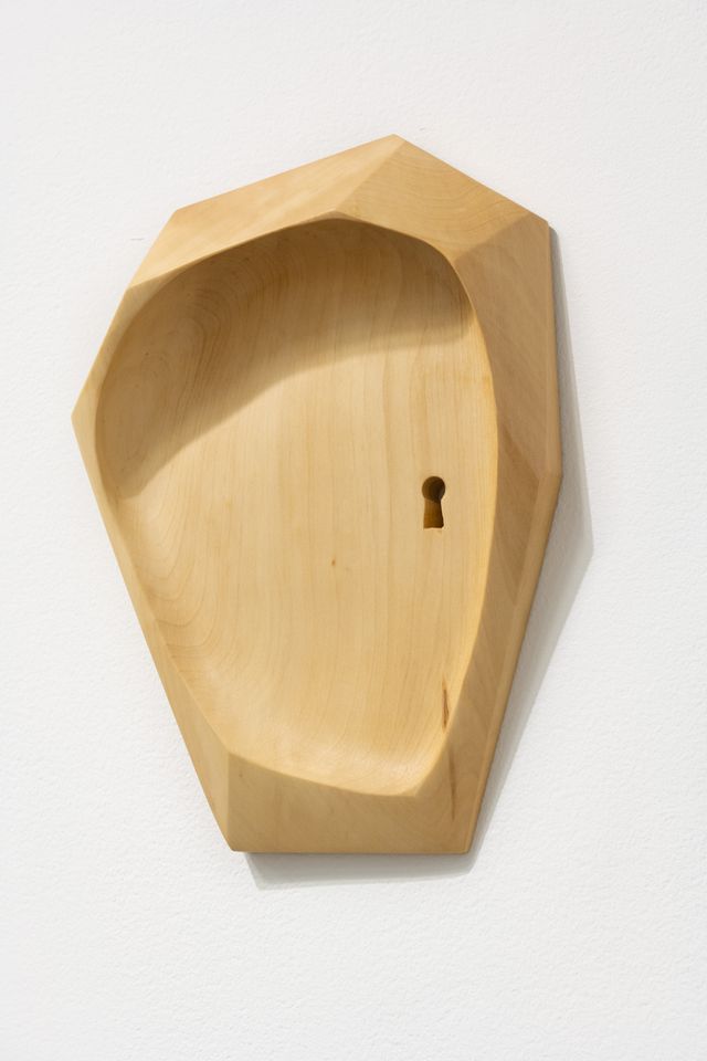 Image of artwork titled "Ear handle" by Élise Lafontaine