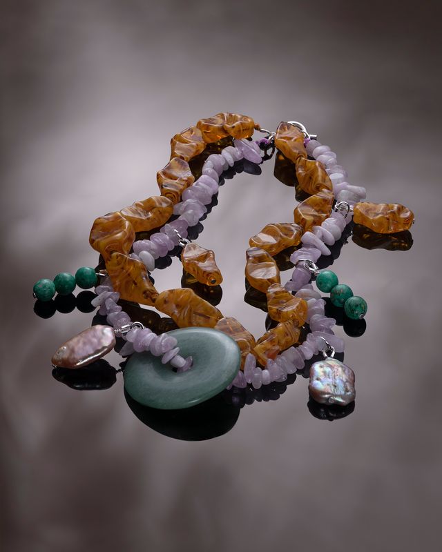 Image of artwork titled "Colliers" by Anaïs Horn