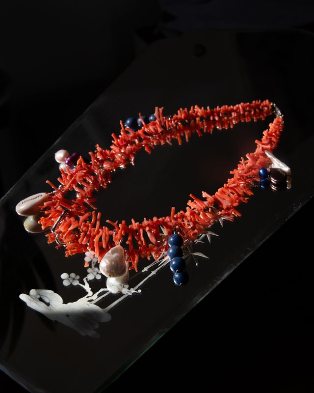 Image of artwork titled "Colliers" by Anaïs Horn